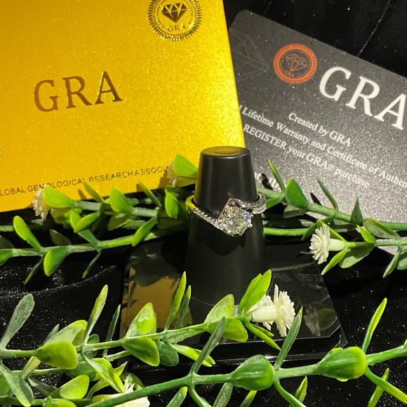 Heart Tension Setting Moissanite Ring Sz 6 And Sz 8 - Picture 2 of 4